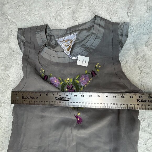 Knitted Dove Womens Embroidered Short Sleeve Silk Blouse Top Large Gray Casual - Picture 6 of 8